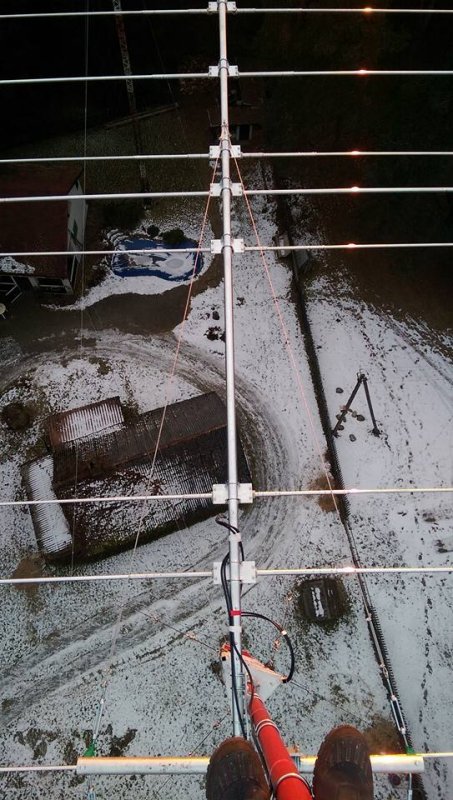 Čia tokia pakopa tarp YAGI ir 6m antenos (32mH)