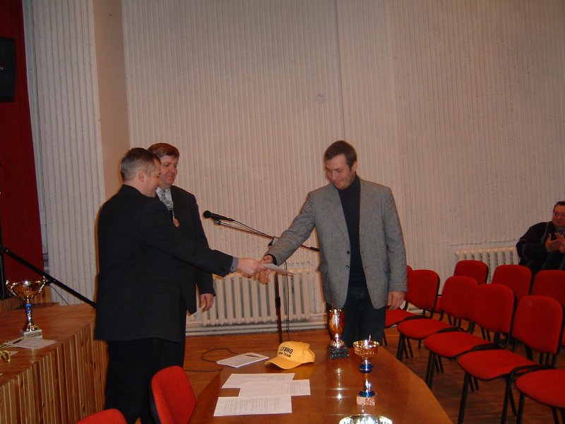 2004-11 037