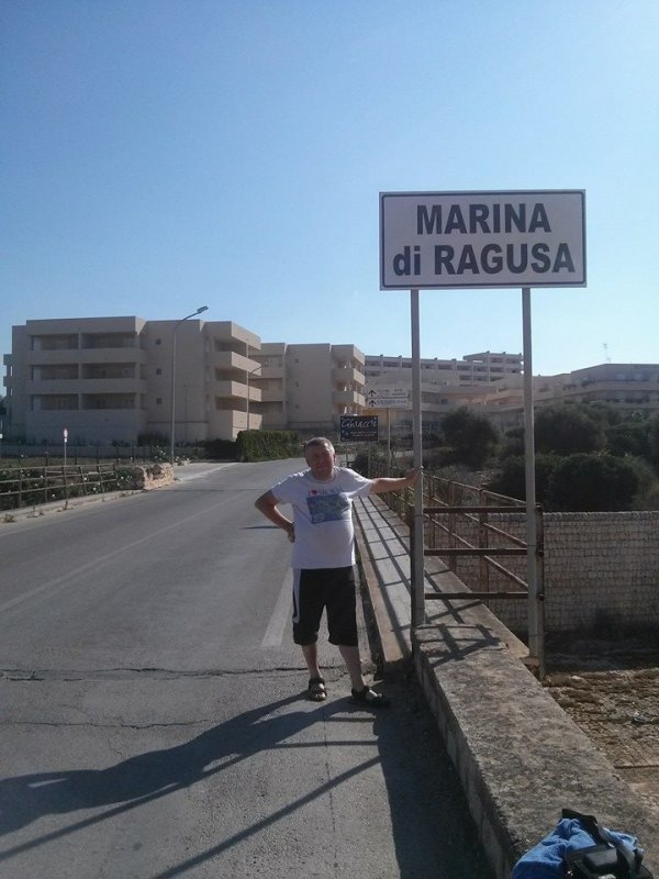 Marina di Ragussa, vidurdienis, kaitra