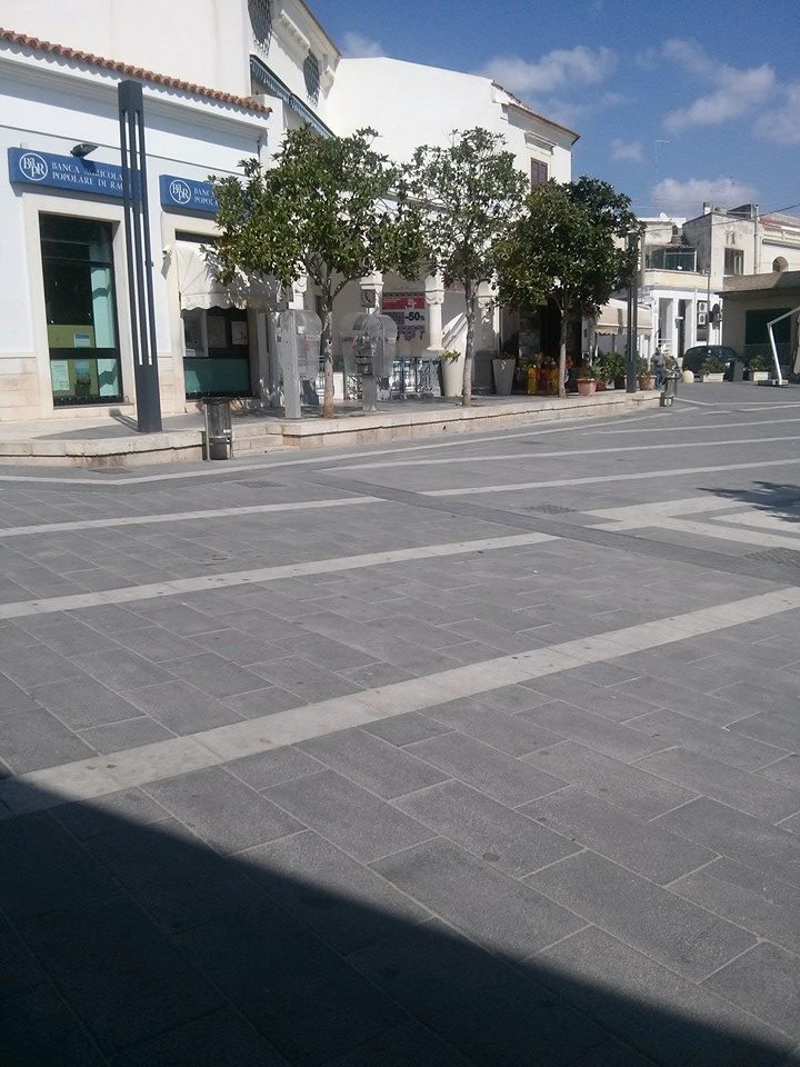 Marina di Ragussa, vidurdienis, kaitra