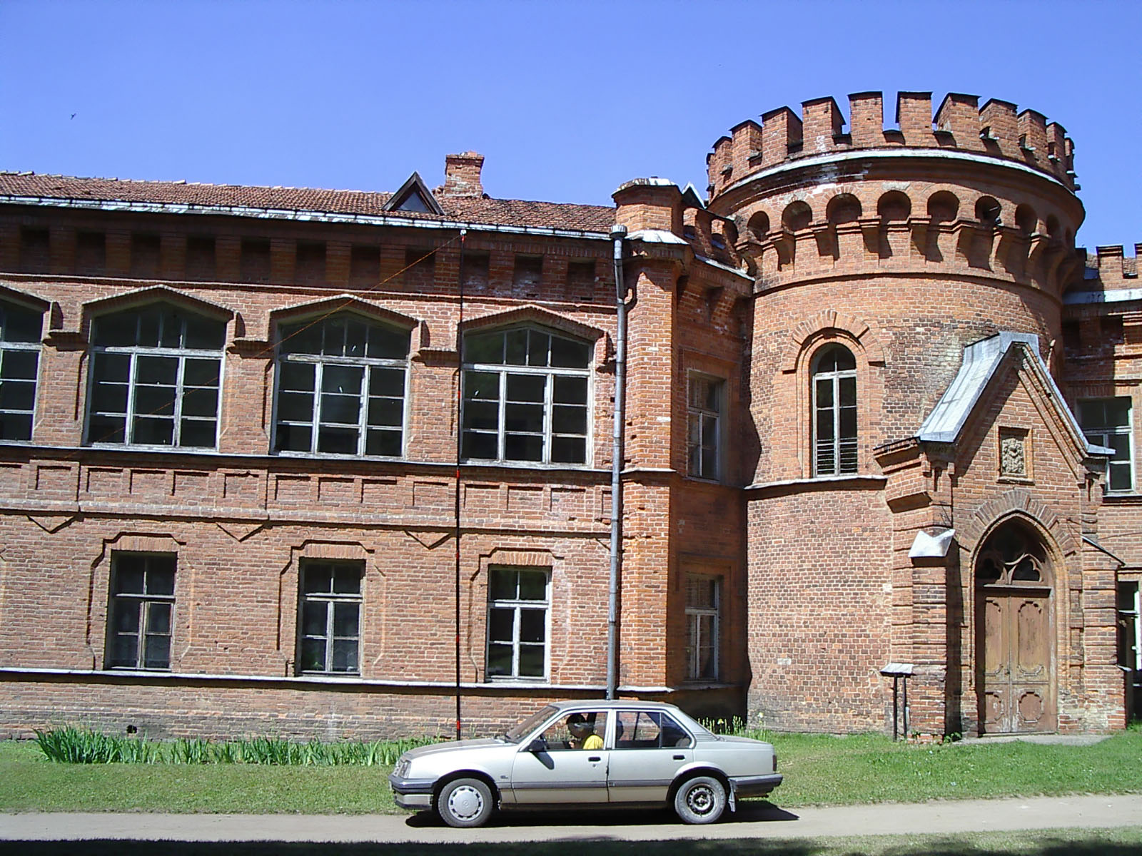 I13-Raudone-01