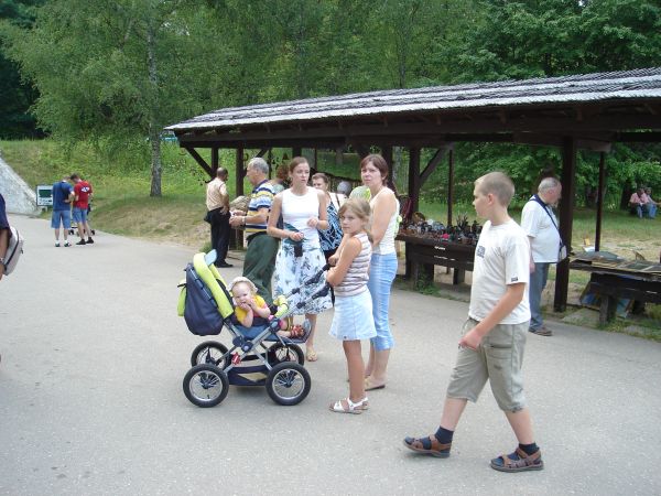 Aikštelėje prie Siguldos smėlio olų