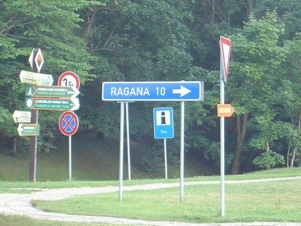 Ir kokių tik gyvenviečių pavadinimų neprigalvoja!