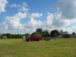Pakeltos ir 2m antenos į 7 metrų aukštį. Fone matomos Artūro antenos. Netokios jos ir aukštos...