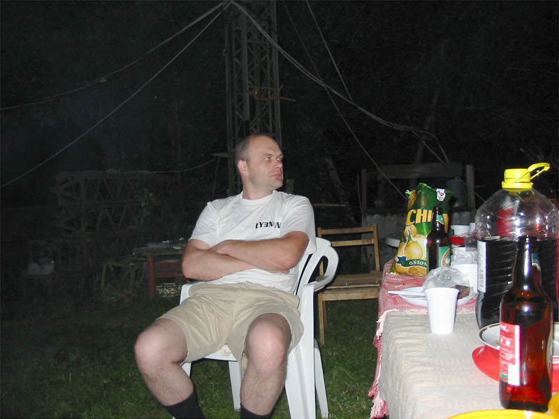 LY3UV dar kažko dairosi - vis jam maža...